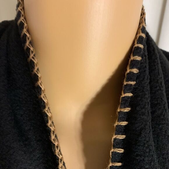 Felt Shawl Wrap Around With Two Front Pockets Oversized Black Gold Felt Nee - Picture 3 of 10